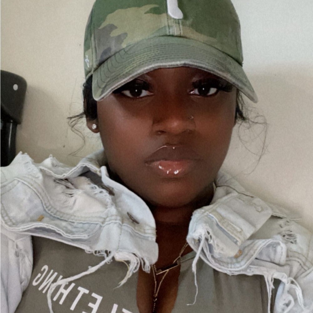 Meet your Posher, Jade